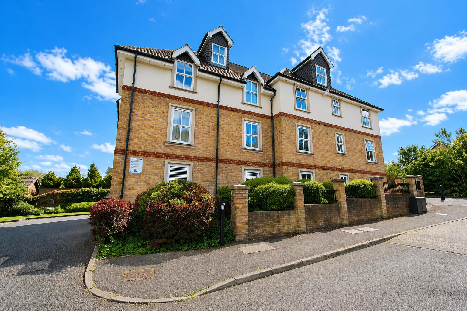 6 Kempton Lodge, 21 Church Paddock Court, Wallington